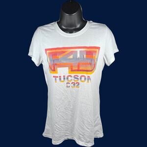 F45 Tucson 632 Women’s White Graphic Tee Modern Athletic Gym Shirt